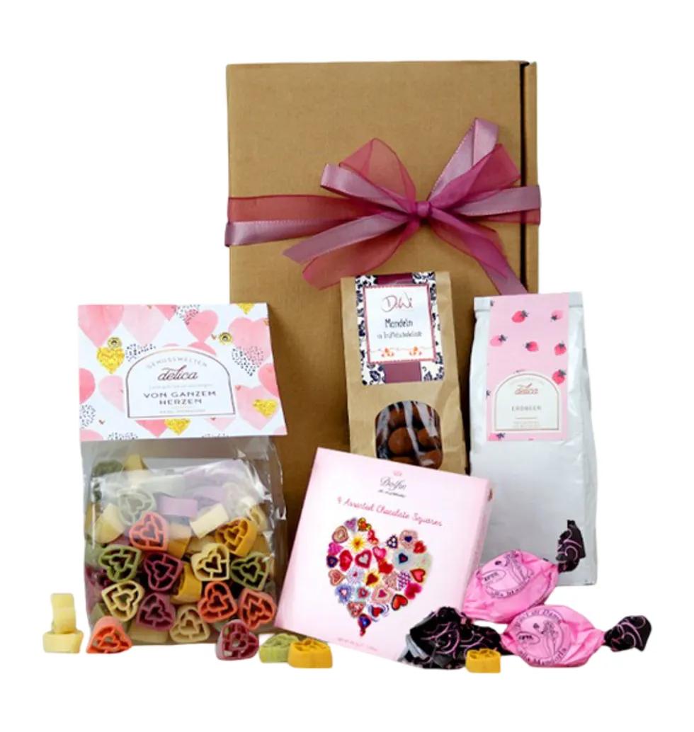 Amore in Every Bite Gift Basket